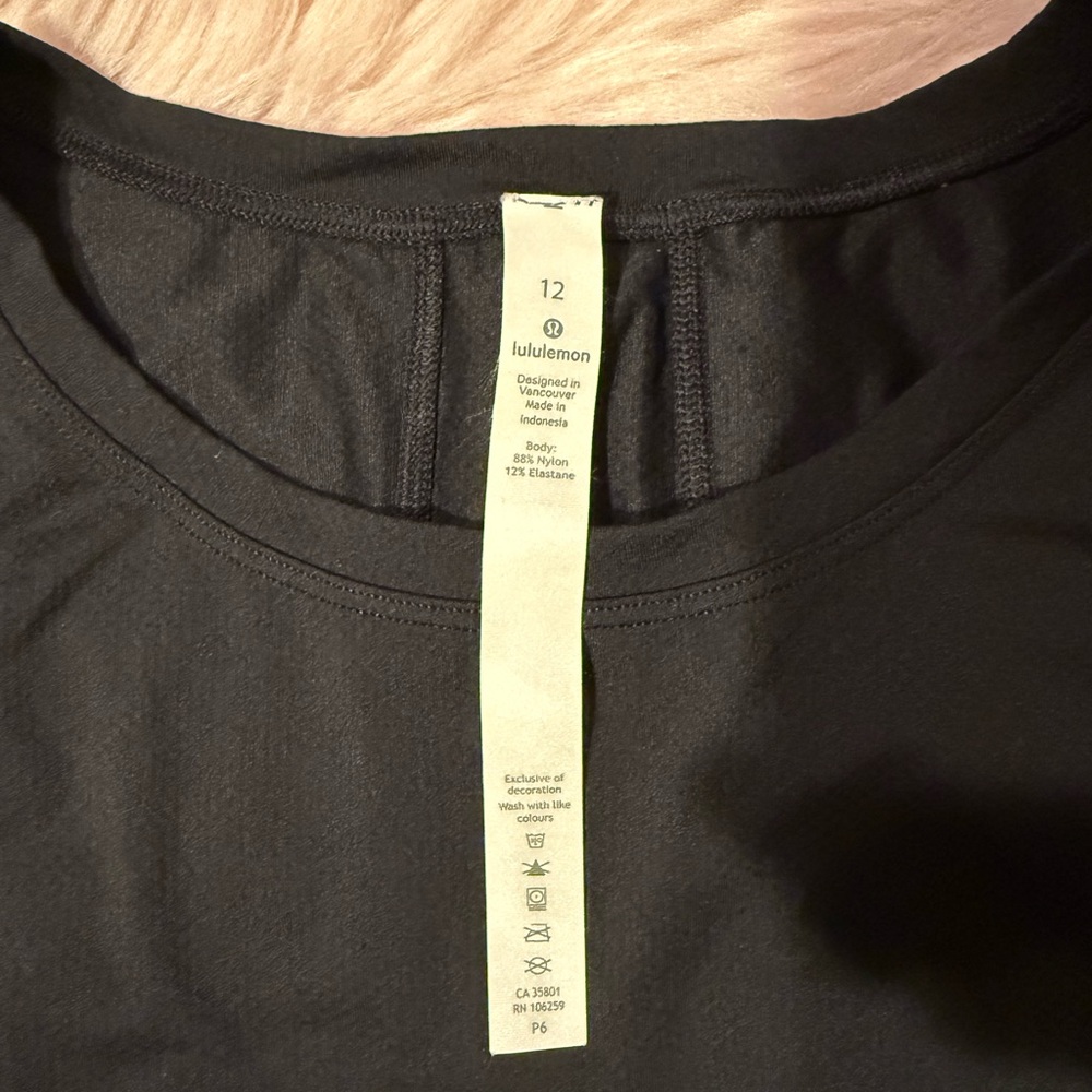 lululemon athletica Black Sleeveless Cropped Tank - Picture 3 of 4